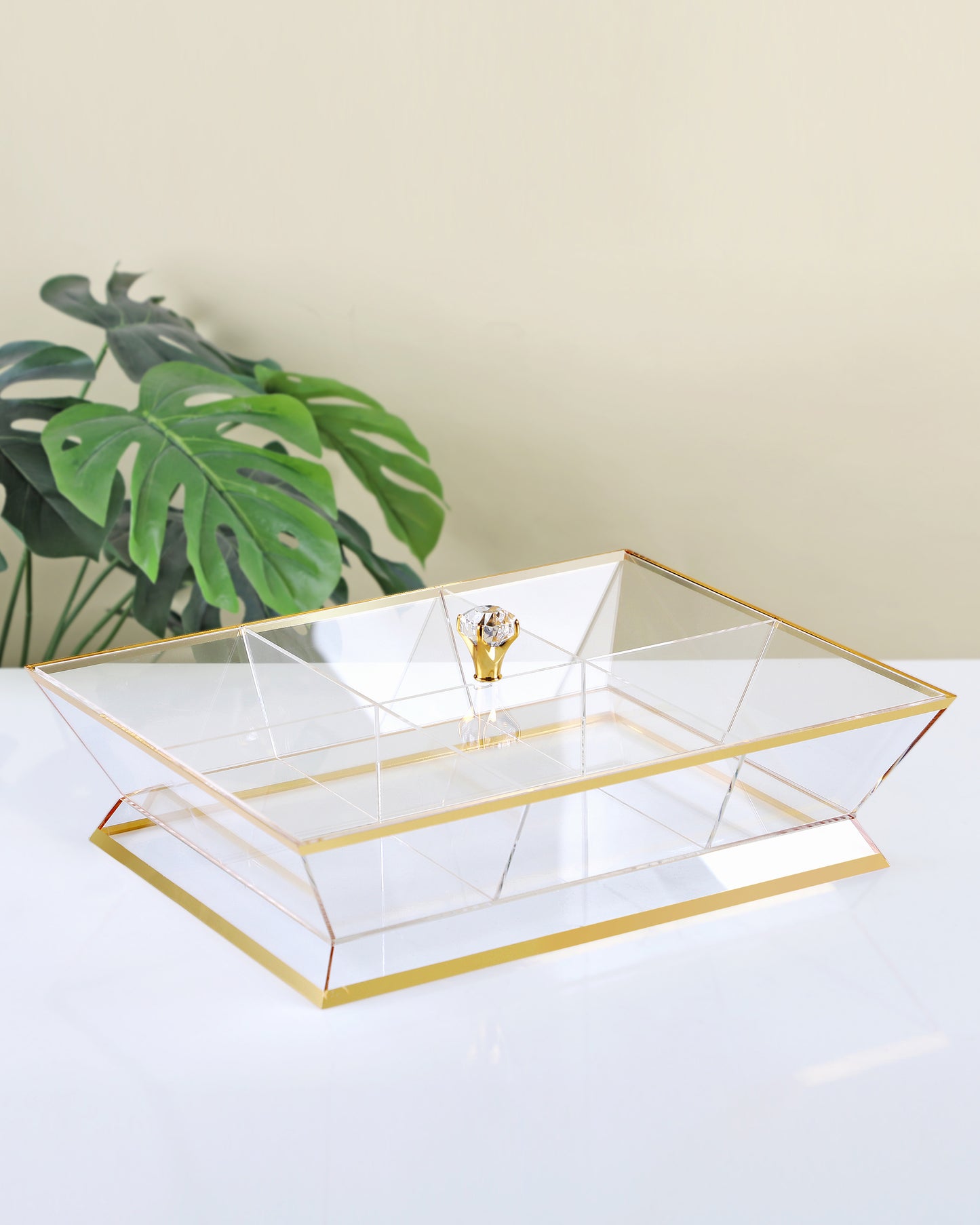 Red Home Compartment Acrylic Nuts 4 Bowl RT1044
